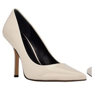 Everly Pointed Toe Pump
MARC FISHER LTD